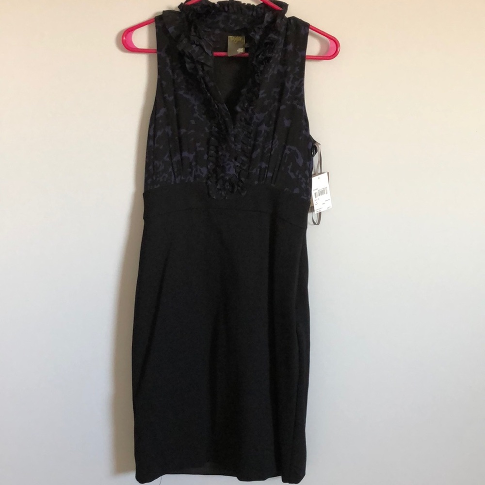 Sleeveless dress in navy & black